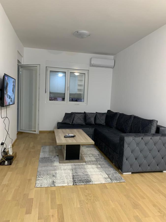 Apartment 45M2 Podgorica Buitenkant foto